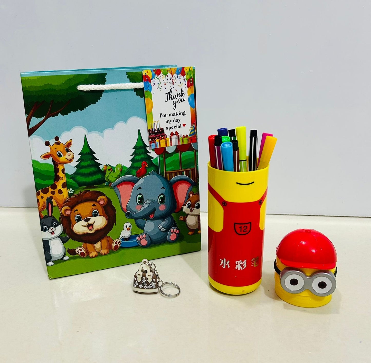 Minion sketch box hamper
