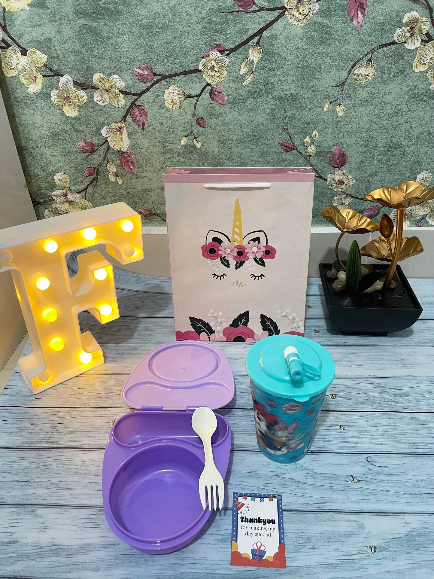 Snacks box and sipper combo hamper