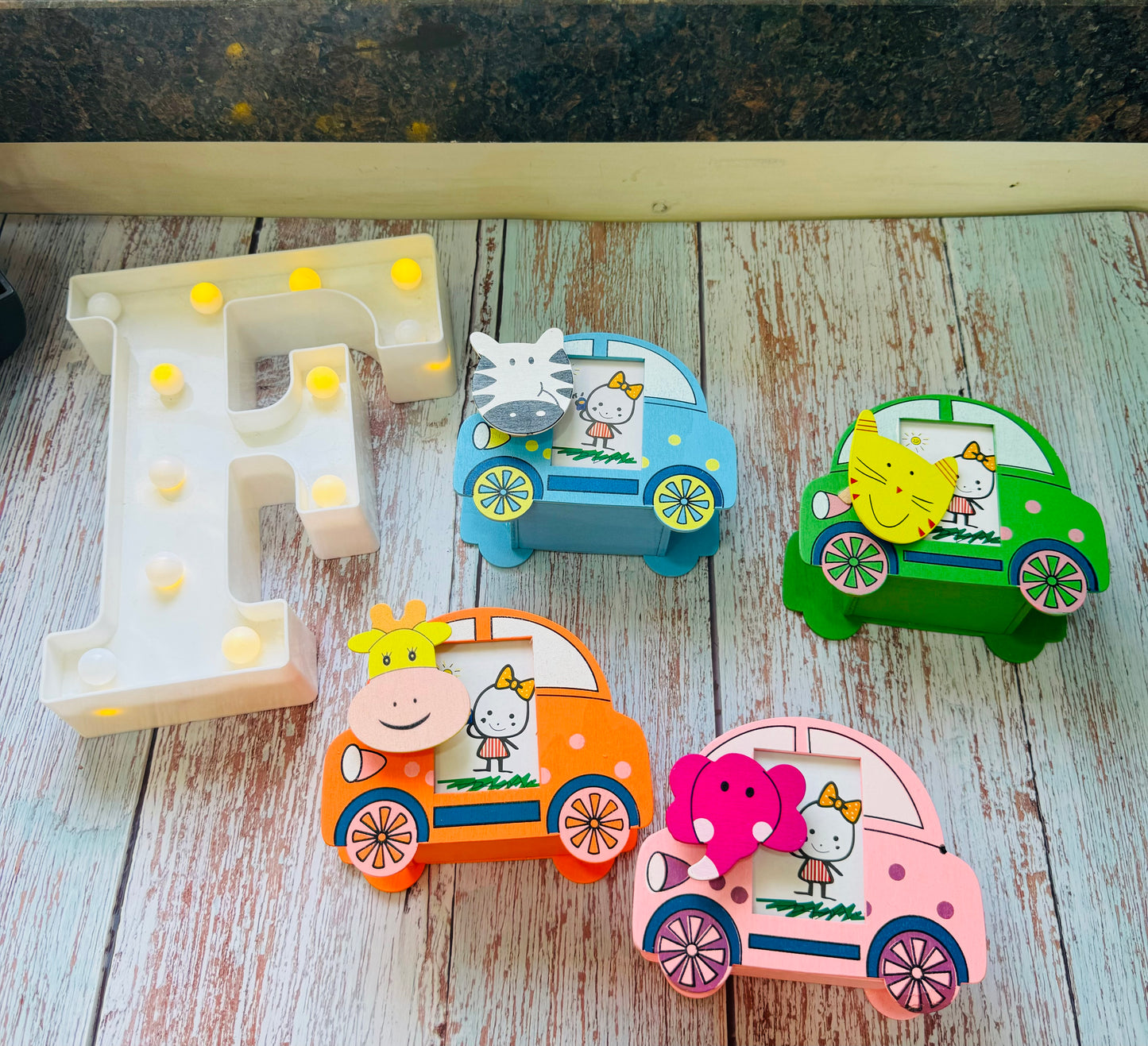 Car penstand -wooden