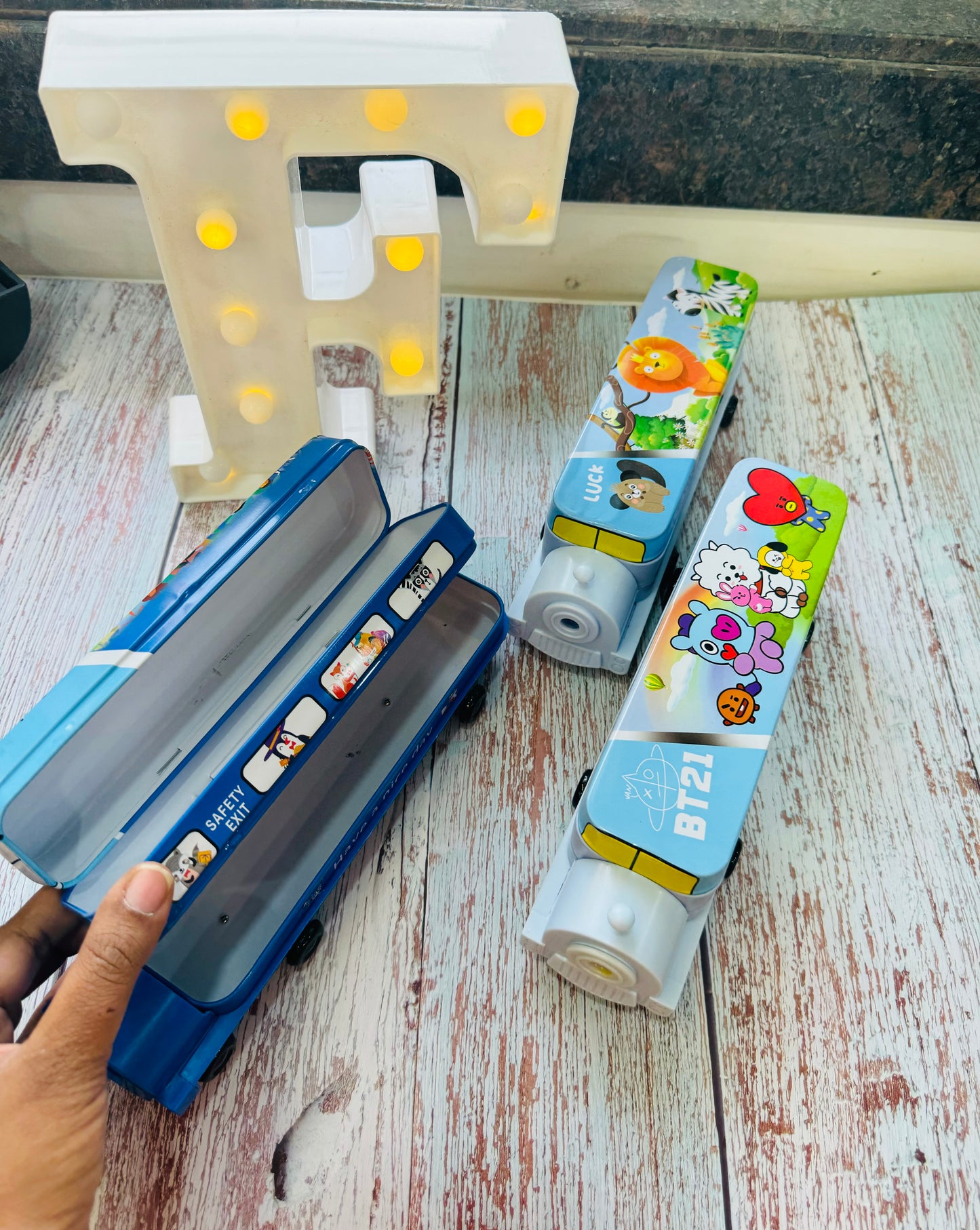 Train shape stationary box