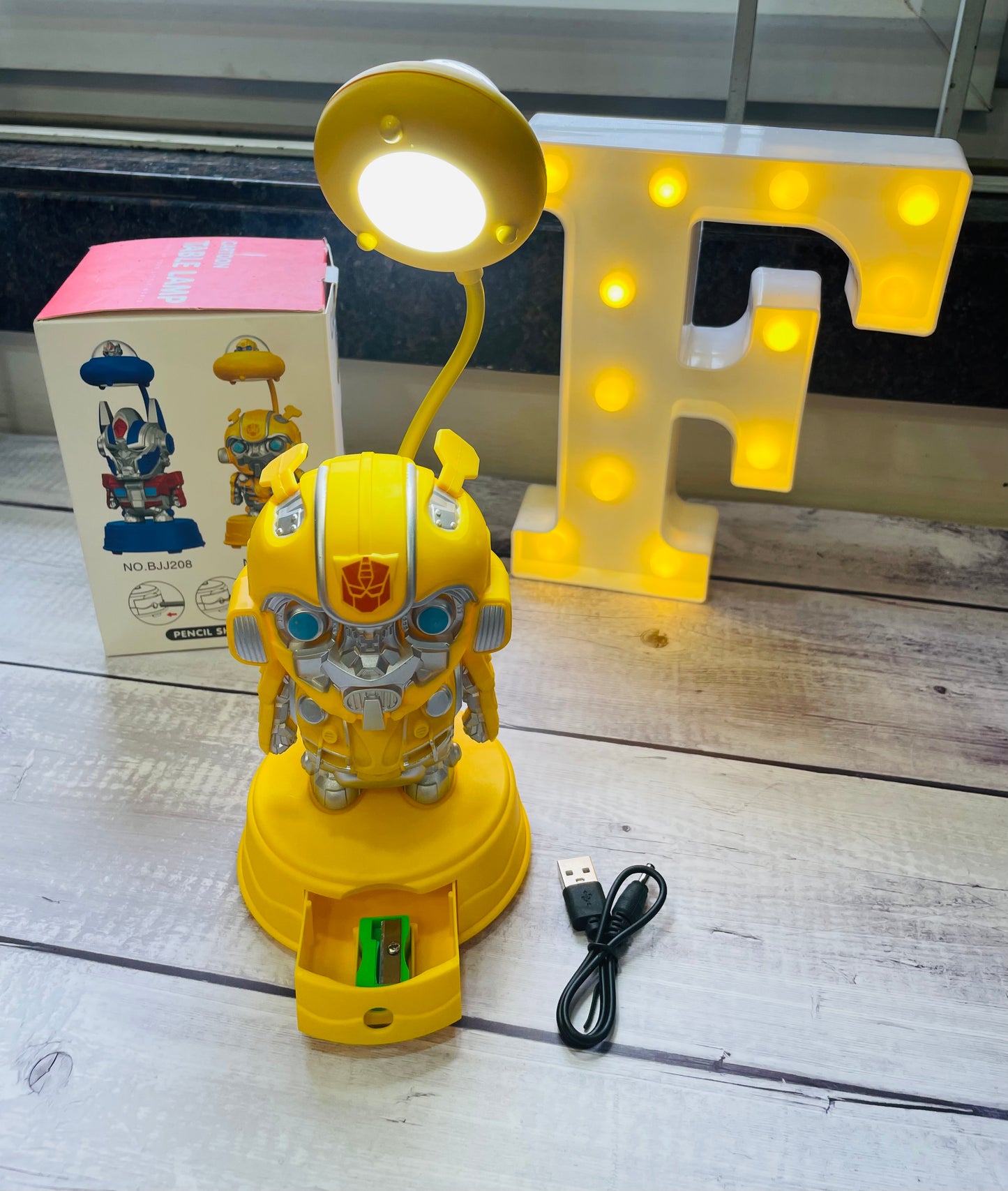 Robot Lamp with sharpener