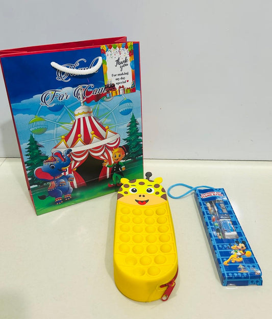 Popit pouch with stationary combo
