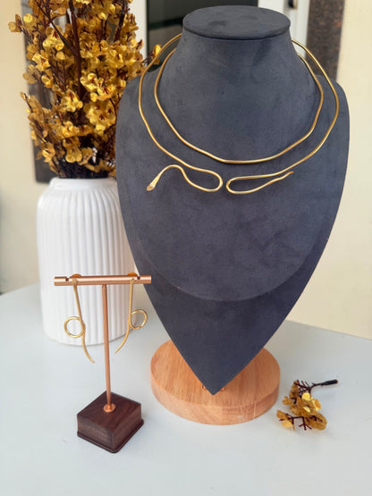 Aurora Curve Necklace Set