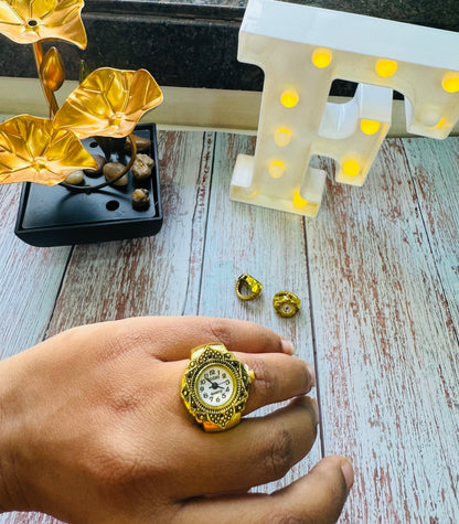 Finger watch