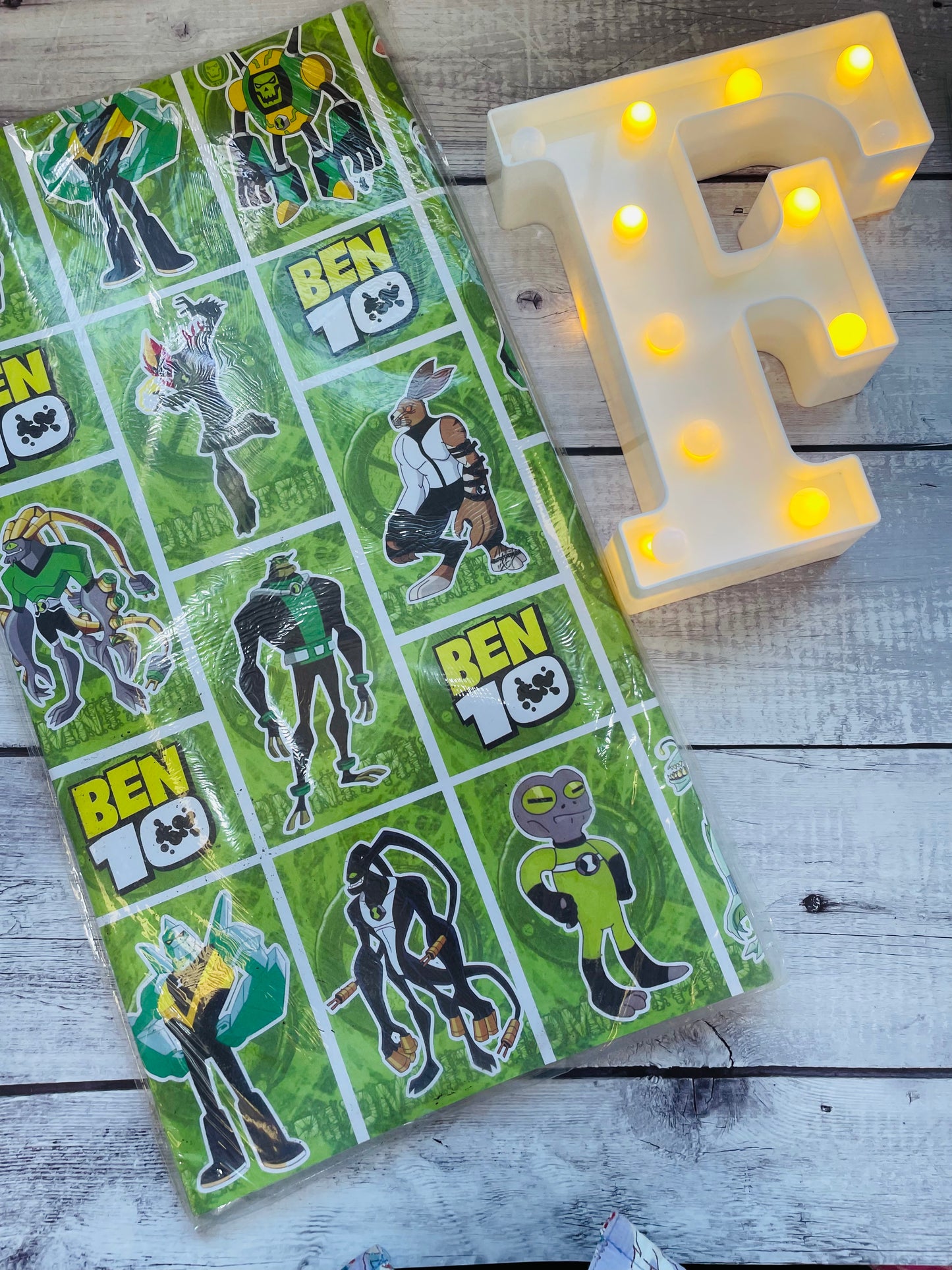 Ben 10 theme gift wrapping